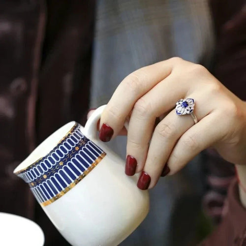 Anello di lusso da donna in zaffiro azzurro classico alla moda