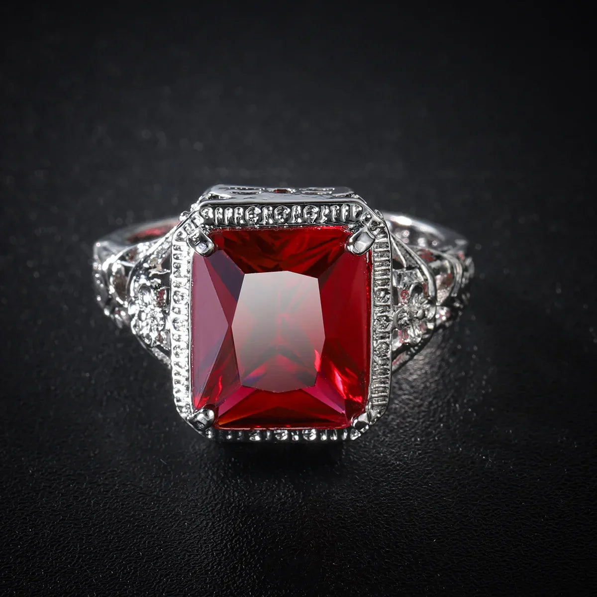 Anello nuziale da donna intagliato a fiori cavi