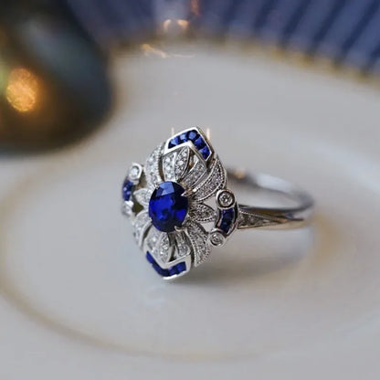 Anello di lusso da donna in zaffiro azzurro classico alla moda