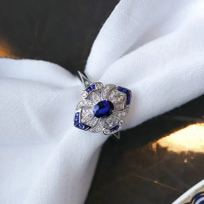 Anello di lusso da donna in zaffiro azzurro classico alla moda